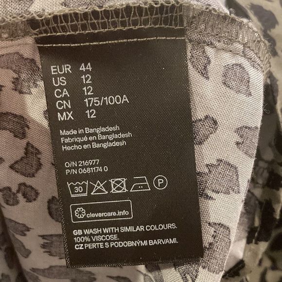 H&M Divided Green Leopard Print Long Sleeve Button-up Shirt Dress - Picture 5 of 7